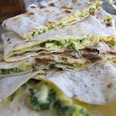 Лаваш с адыгейским сыром