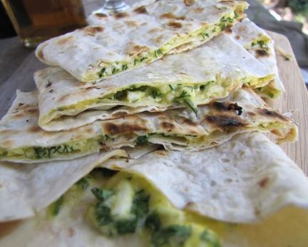 Лаваш с адыгейским сыром