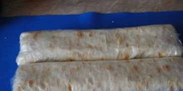 лаваш с крабовыми палочками и плавленым сыром