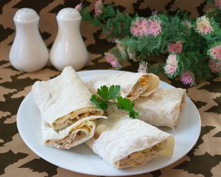 Лаваш с рыбой и сыром