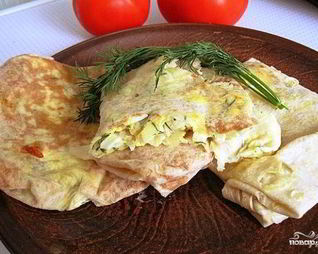 Лаваш с сыром на сковороде