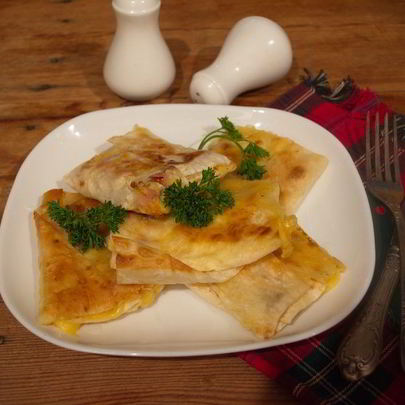 Лаваш с ветчиной и твердым сыром