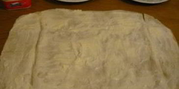 рулетики из лаваша с семгой и ветчиной