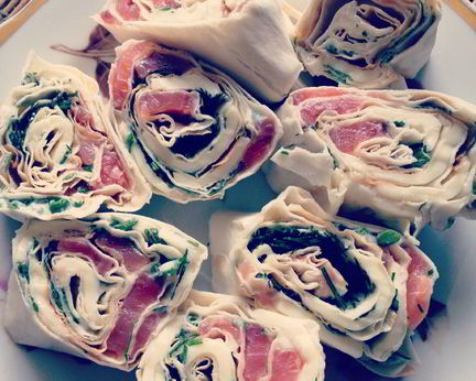 Рулеты из лаваша с семгой