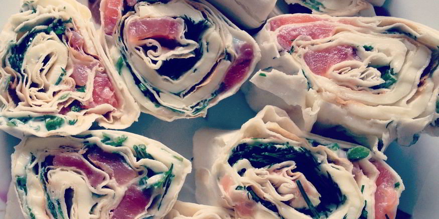 Рецепт рулетов из лаваша с семгой