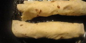 сосиски в лаваше жареные