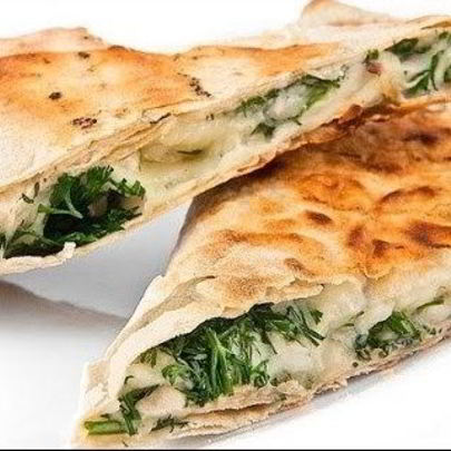 Сулугуни в лаваше на сковороде