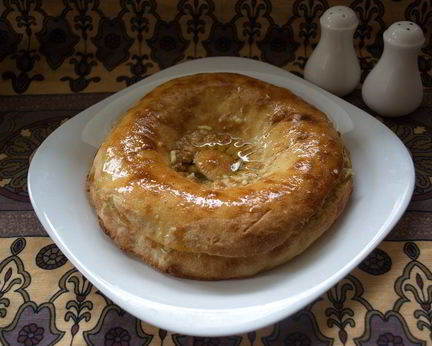 Толстый лаваш с сыром и бужениной