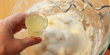 абрикосовая фокачча с лимончелло