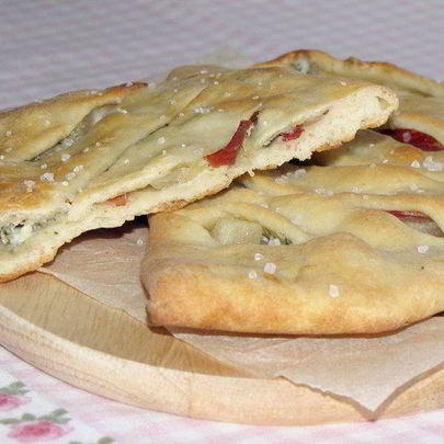 Фокачча с грушей, сыром и беконом