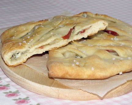 Фокачча с грушей, сыром и беконом