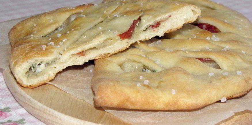 Рецепт фокаччи с грушей, сыром и беконом