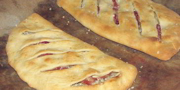 фокачча с грушей, сыром и беконом