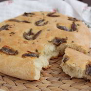 Рецепт Фокаччи с тимьяном и анчоусами