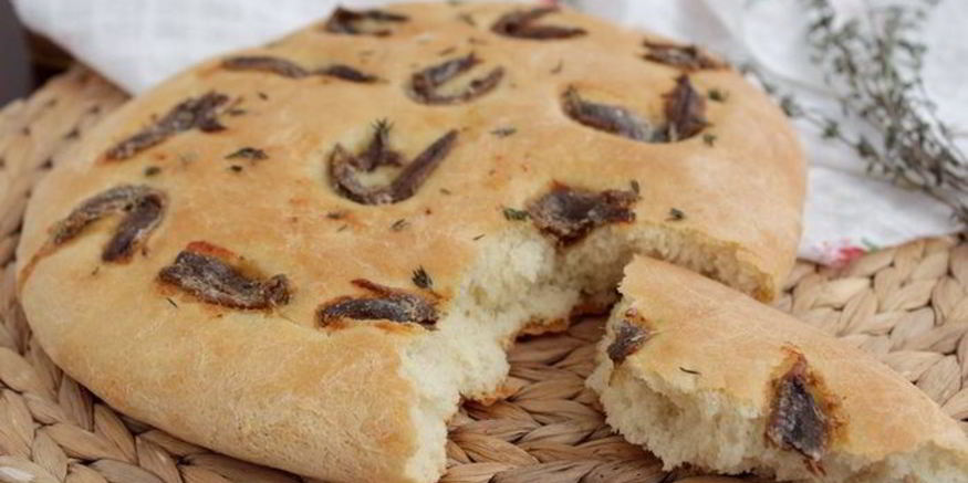 Рецепт фокаччи с тимьяном и анчоусами