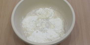 фокачча с тимьяном и анчоусами