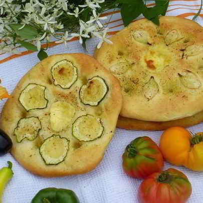 Фокачча с цукини и репчатым луком