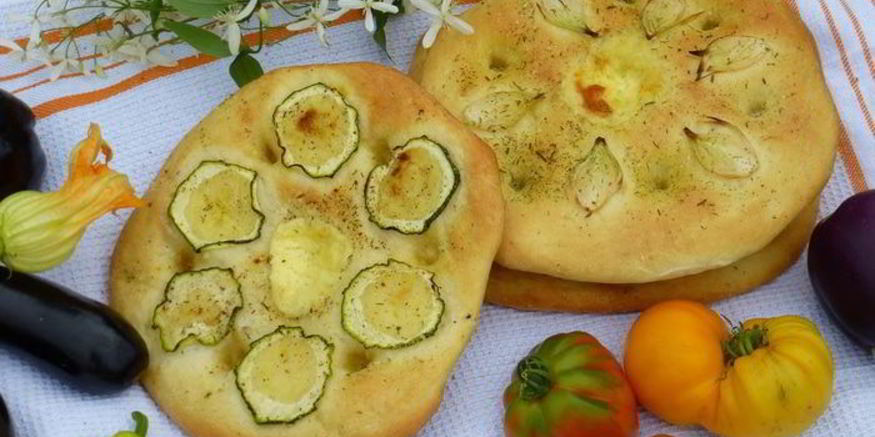 Рецепт фокаччи с цукини и репчатым луком