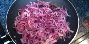 фокачча с жареным луком