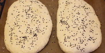 лепешка с кунжутом