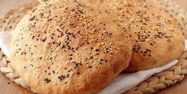 лепешка с кунжутом