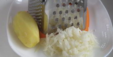 лепешки гезлеме с мясом и картошкой