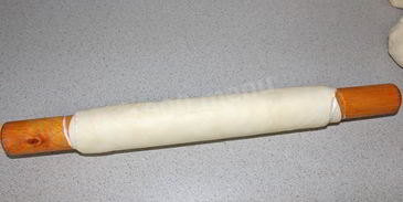 лепешки из слоеного теста катлама