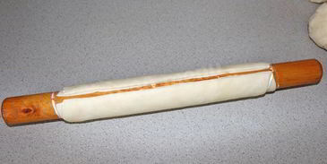 лепешки из слоеного теста катлама