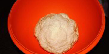 лепешки-питы с прованскими травами и вялеными помидорами