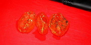 лепешки-питы с прованскими травами и вялеными помидорами