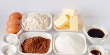 кофейные маффины с карамелью и взбитыми сливками