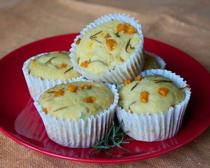 Кукурузные маффины с розмарином