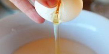 кукурузные мини-маффины с черникой и ванильным маслом