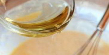 кукурузные мини-маффины с черникой и ванильным маслом