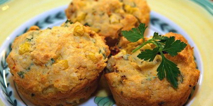 Рецепт маффинов с чесноком и вялеными помидорами