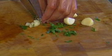 маффины с чесноком и вялеными помидорами