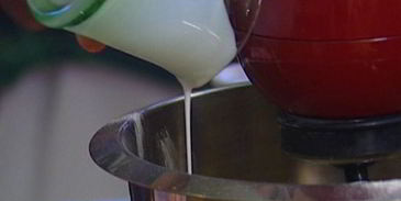 маффины с чесноком и вялеными помидорами