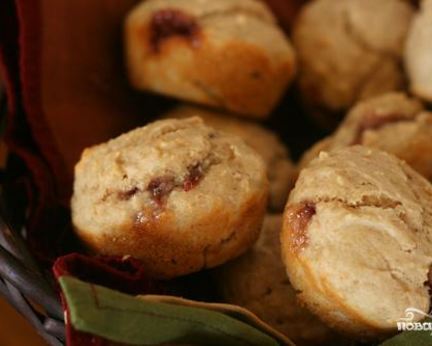 Маффины с джемом и арахисовым маслом