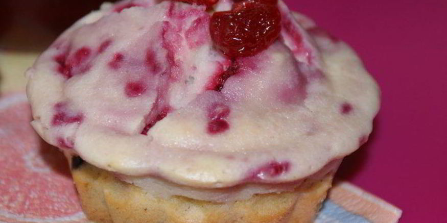 Рецепт маффинов с малиновым кремом и шоколадом