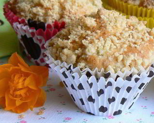 Маффины с ревенем и штрейзелем