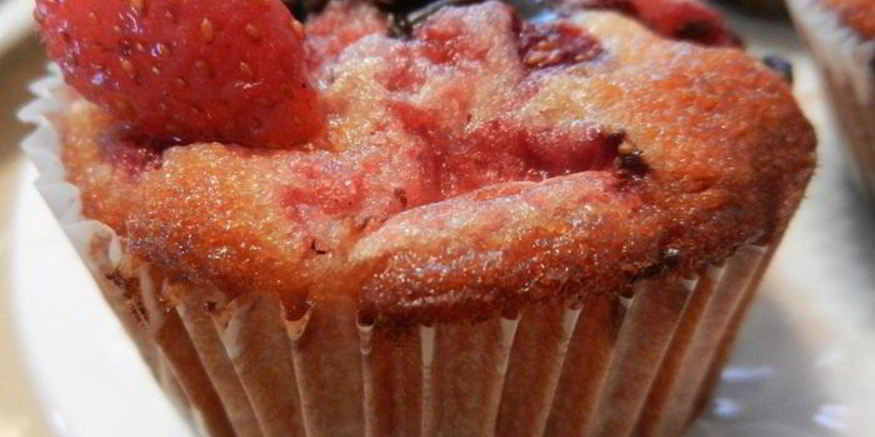 Рецепт маффинов с ягодами и орехами