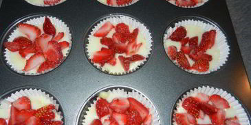 маффины с ягодами и орехами