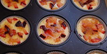 маффины со сливами