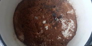 шоколадные маффины с какао и изюмом