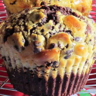 Шоколадные маффины с миндалем и сливочным сыром