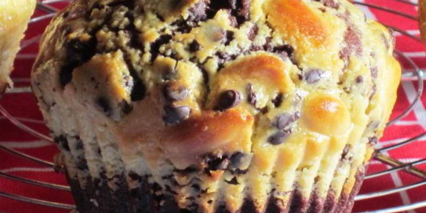 Рецепт шоколадных маффинов с миндалем и сливочным сыром