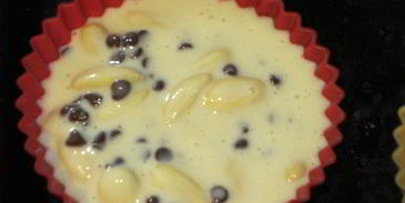 шоколадные маффины с миндалем и сливочным сыром