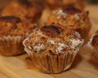 Яблочные маффины с орехами пекан