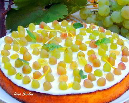 Лимонный манник с виноградом