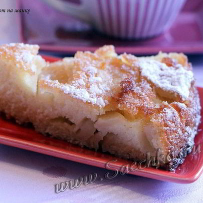 Манник на кефире с яблоками